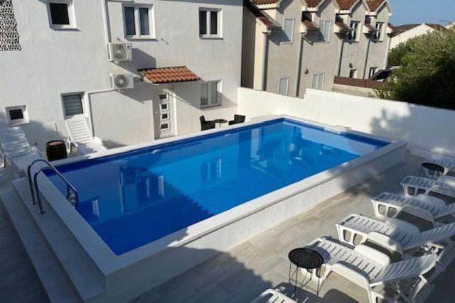 Sea-Views Brazza Apartments With Private Pool Milna  Exteriér fotografie