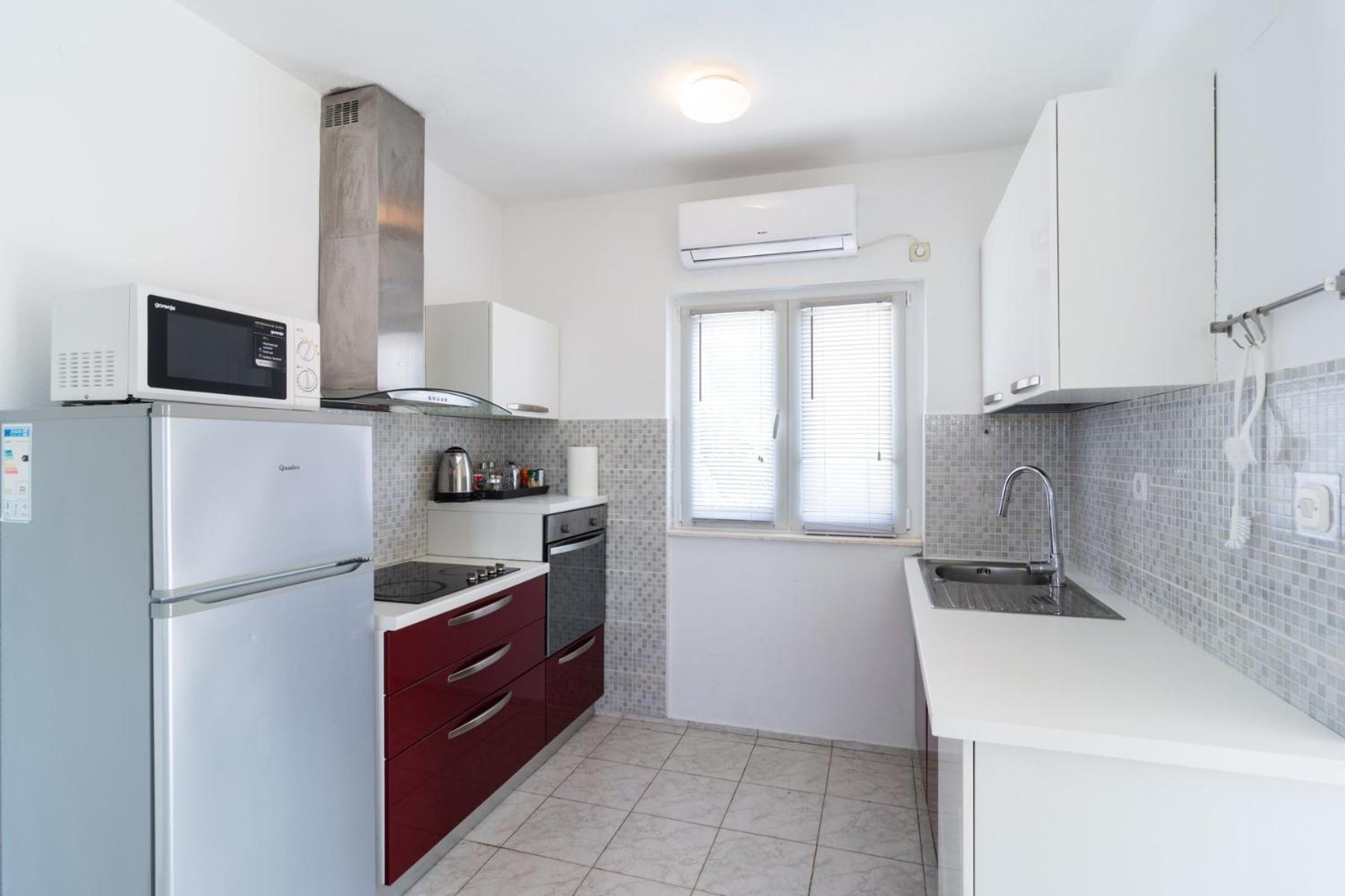 Sea-Views Brazza Apartments With Private Pool Milna  Exteriér fotografie
